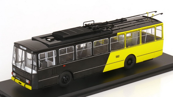 Модель 1:43 троллейбус SKODA 14TR Potsdam - 1981